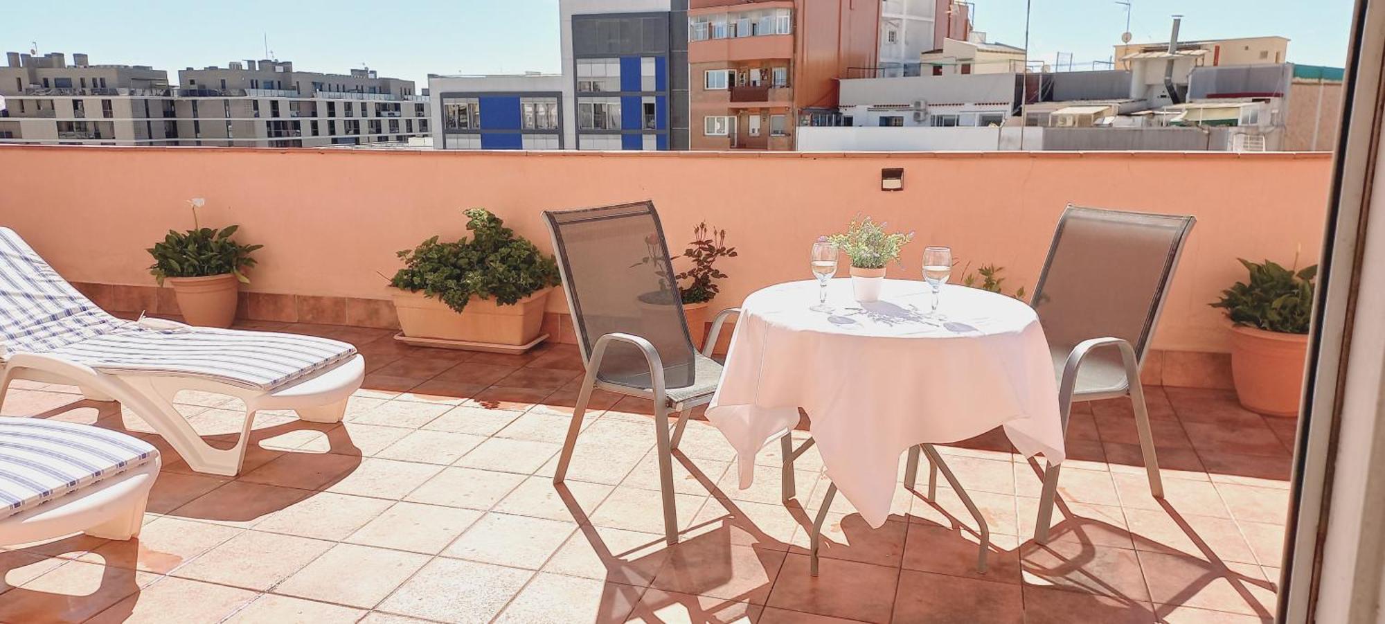 Cozy And Sunny Penthouse Fira Bcn Daire L'Hospitalet de Llobregat Dış mekan fotoğraf