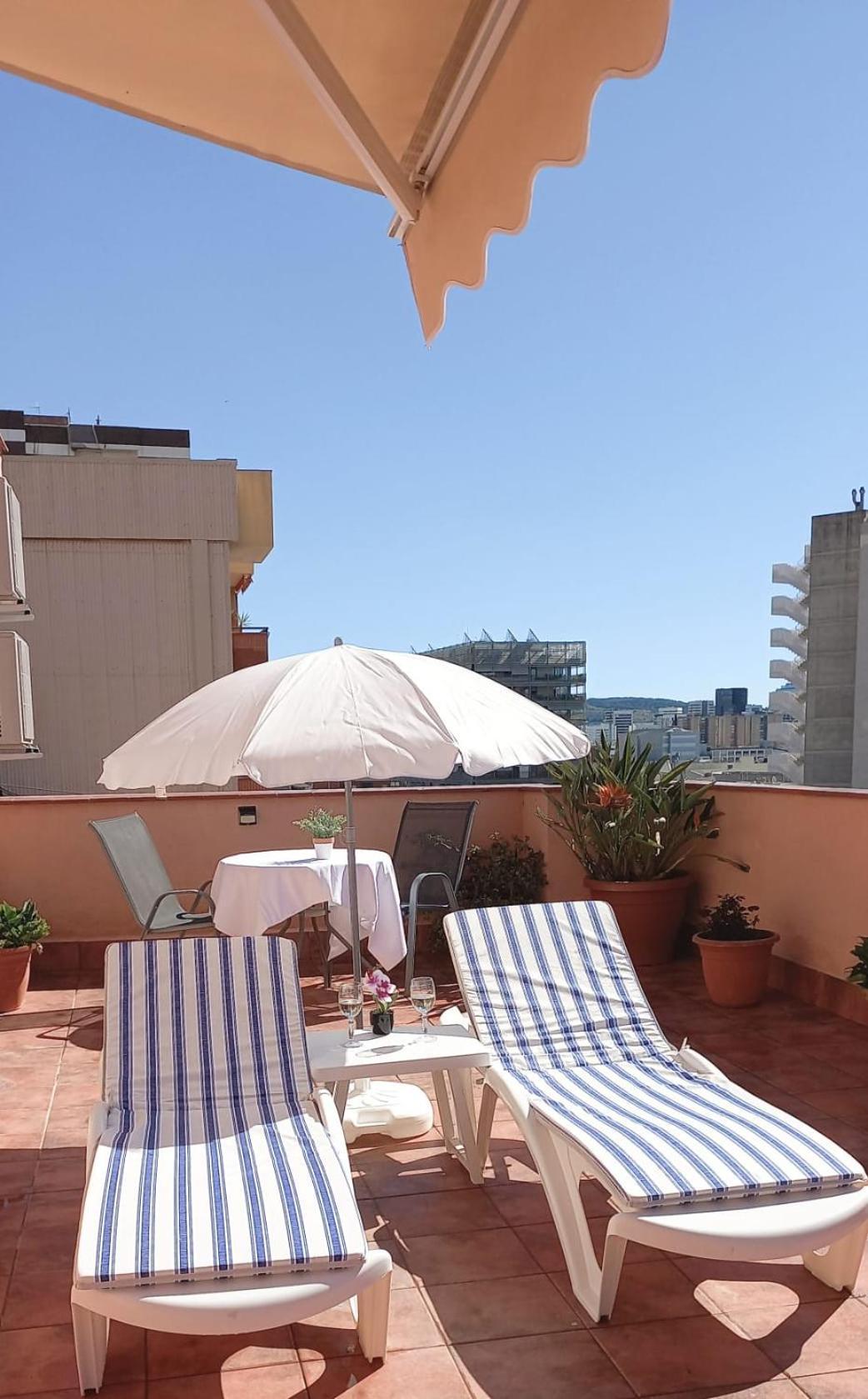 Cozy And Sunny Penthouse Fira Bcn Daire L'Hospitalet de Llobregat Dış mekan fotoğraf